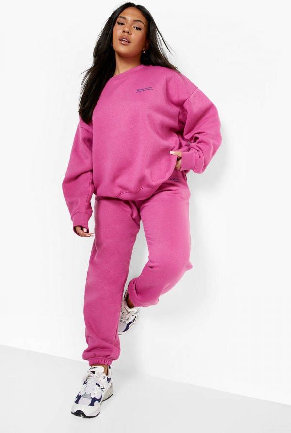 boohoo Plus Trainingspak Met Rugopdruk En Tekst, Pink