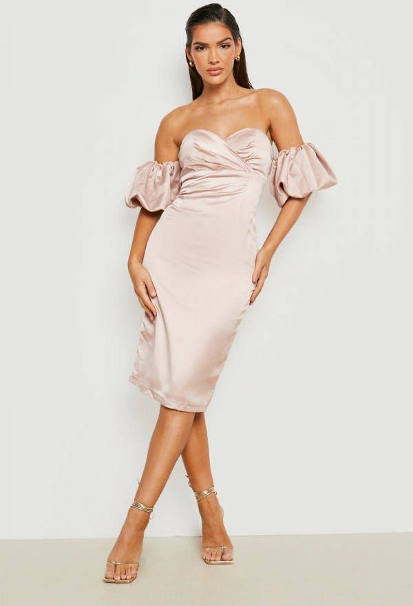 boohoo Satijnen Off Shoulder Midi Jurk Met Structuur, Champagne