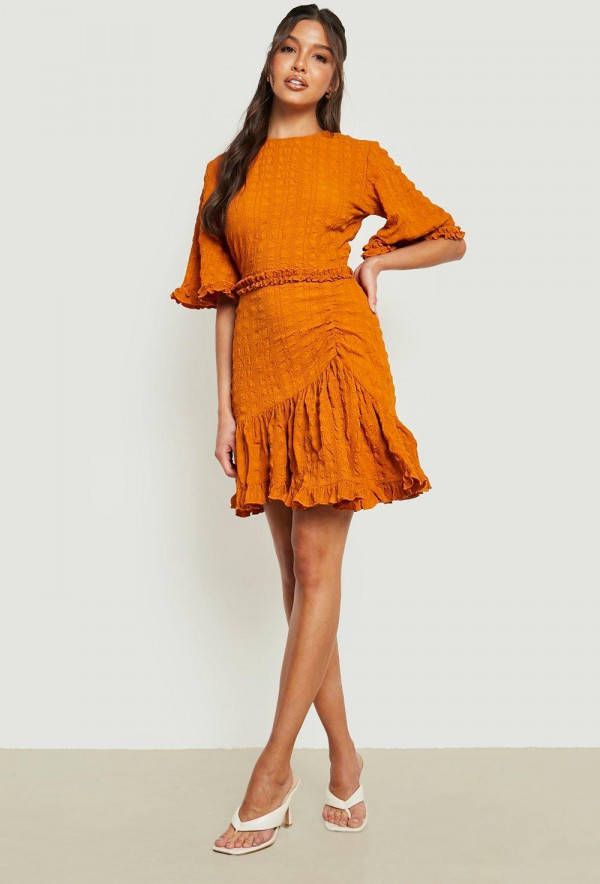 boohoo Skater Jurk Met Textuur, Ruches En Wijde Mouwen, Mustard
