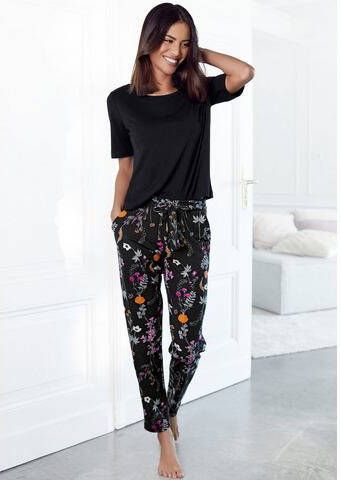Lascana Pyjama met motief van wilde bloemen(2 delig, 1 stuk )